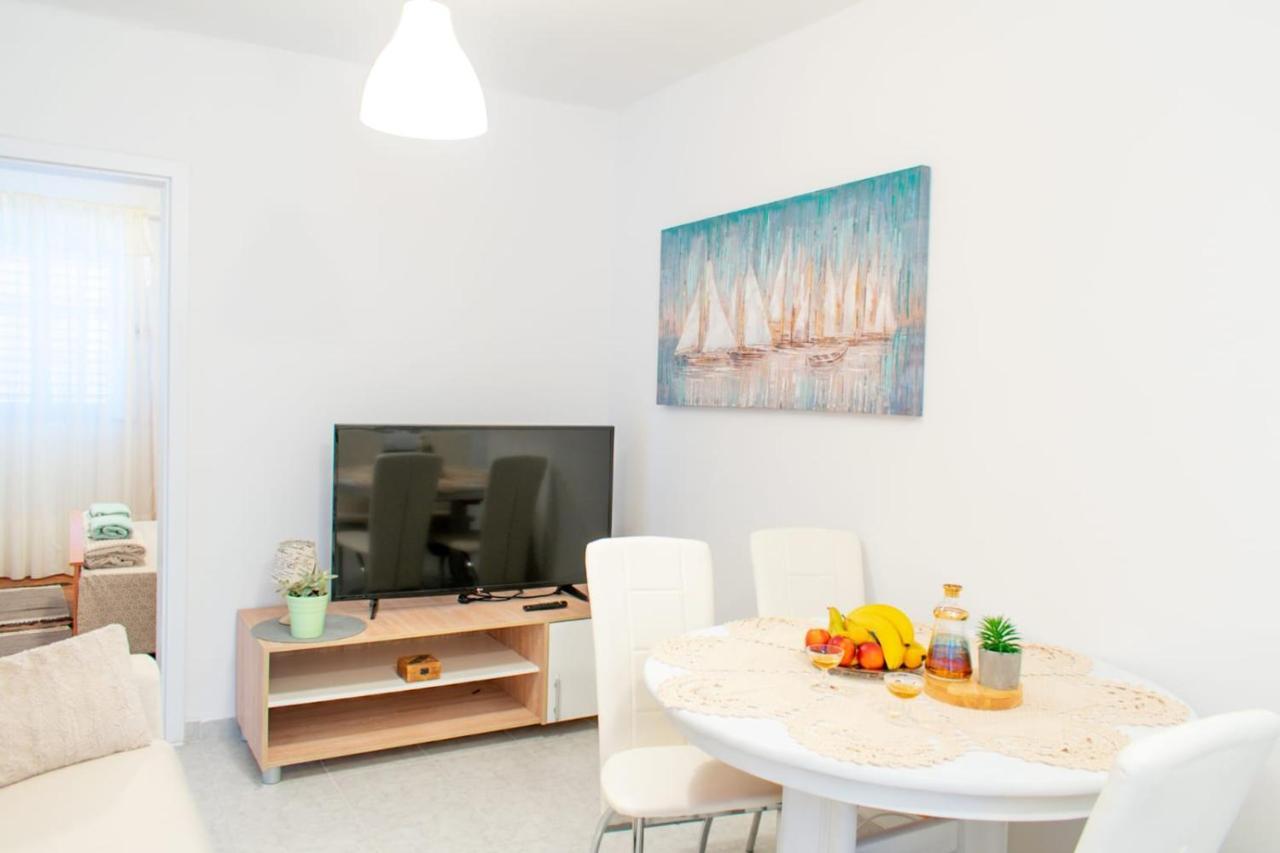 Apartman Karmen Apartment คาชเตลา ภายนอก รูปภาพ