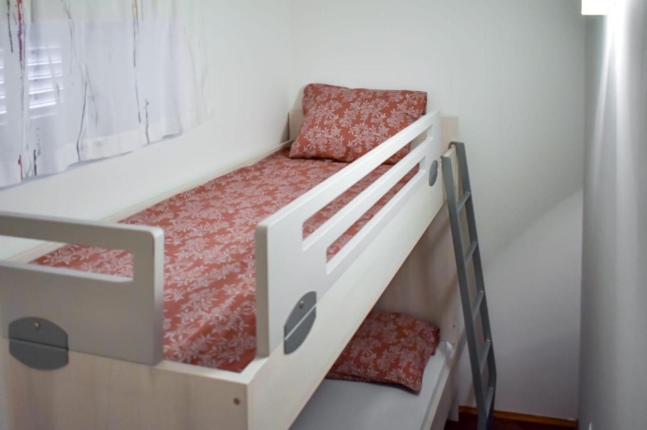 Apartman Karmen Apartment คาชเตลา ภายนอก รูปภาพ